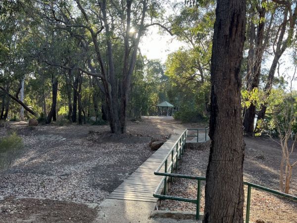 Lake Leschenaultia Social Walk