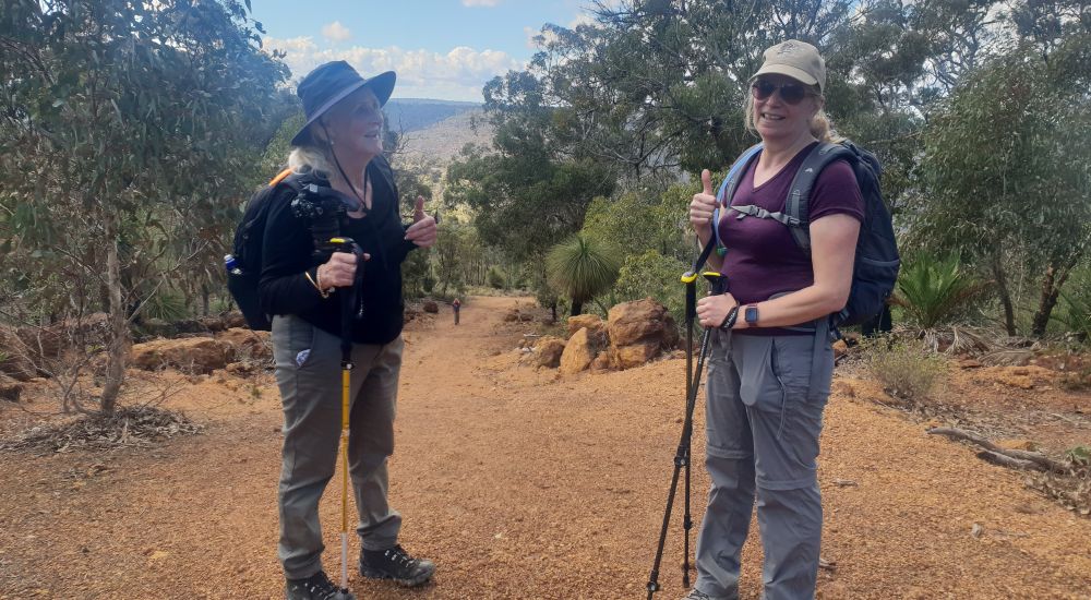 hiking-downhill-on-gravel-7-tips-and-techniques-adventurous-women